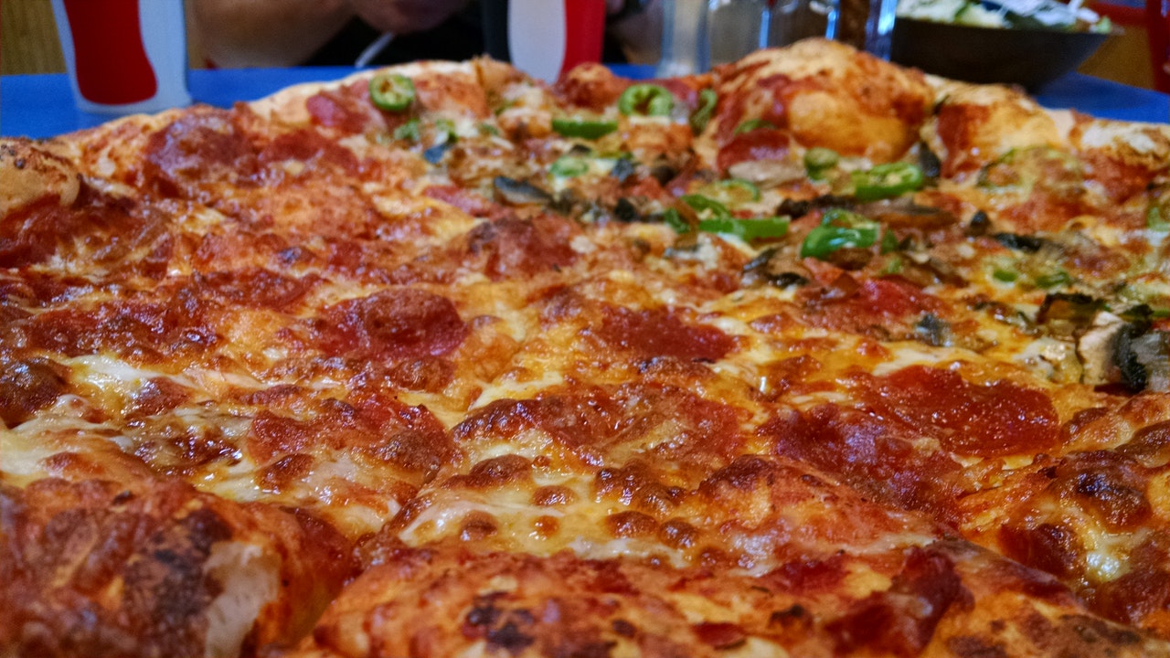 Klasyczne danie włoskie: pizza